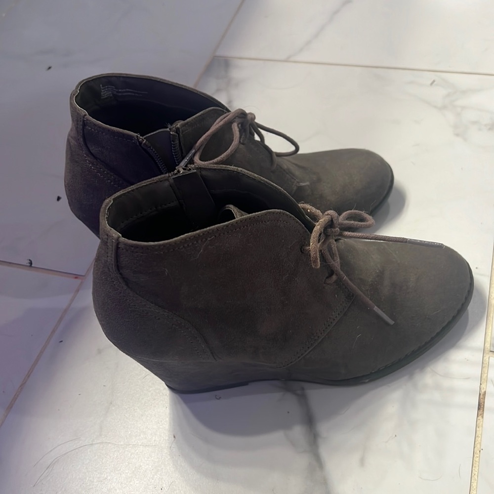 Gray healed shoes